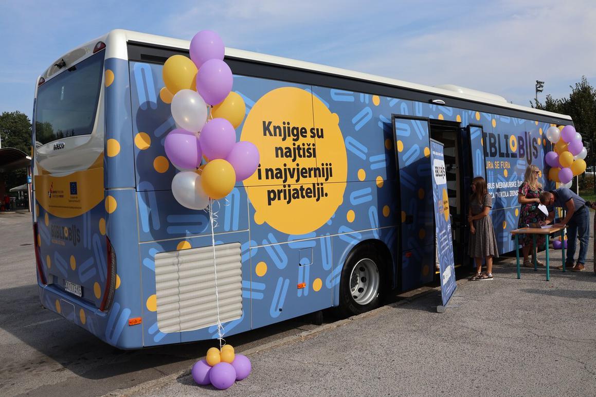 Novi bibliobus zahvaljujući projektu "Kultura se fura"