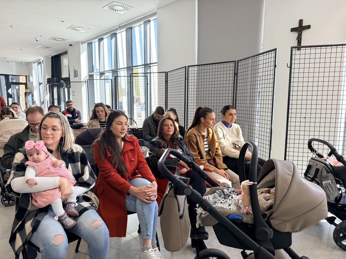 Raznim se mjerama pomaže i roditeljima novorođene djece