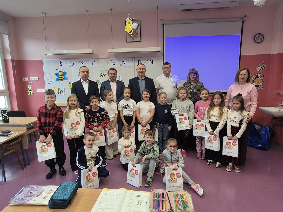 ZAGREBAČKA ŽUPANIJA iz godine u godinu povećava izdvajanja za sport, a u proračunu za narednu godinu predviđeno je nešto više od dva milijuna eura, istaknuo je zamjenik župana Ervin Kolarec