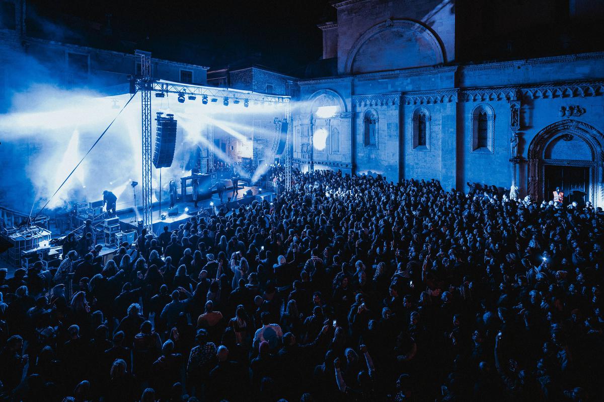 DOČEK se u Šibeniku organizira u ambijentu koji spaja povijest, glazbu i jedinstvenu obalu Jadrana
