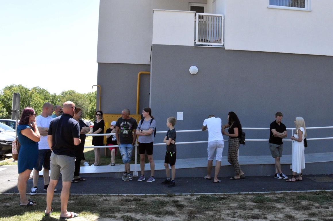 Ključeve POS-ovih  stanova u Belišću preuzelo  još 7 mladih obitelji