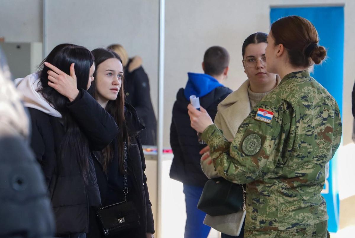 Posebno je vrijedan bio neposredan kontakt, a raspitivali su se i o međunarodnim razmjenama