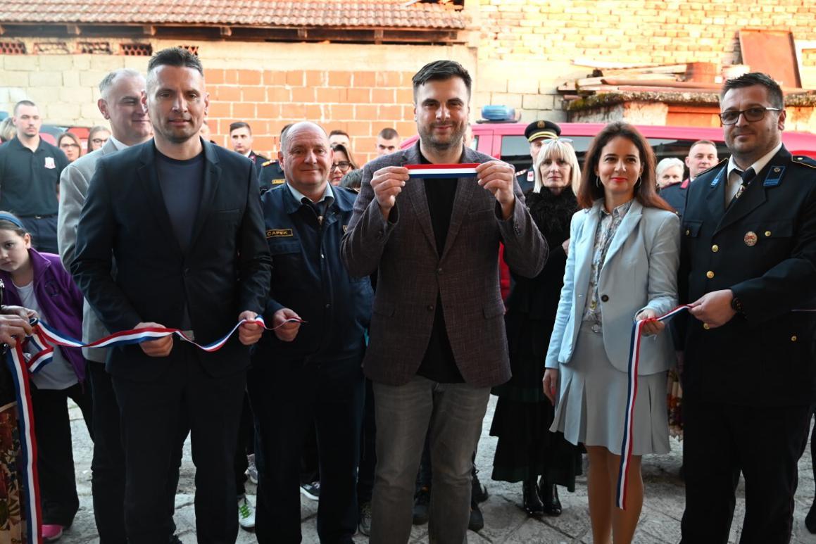 Otvorene obnovljene zgrade dobrovoljnih vatrogasnih društava u Selima i Gredi