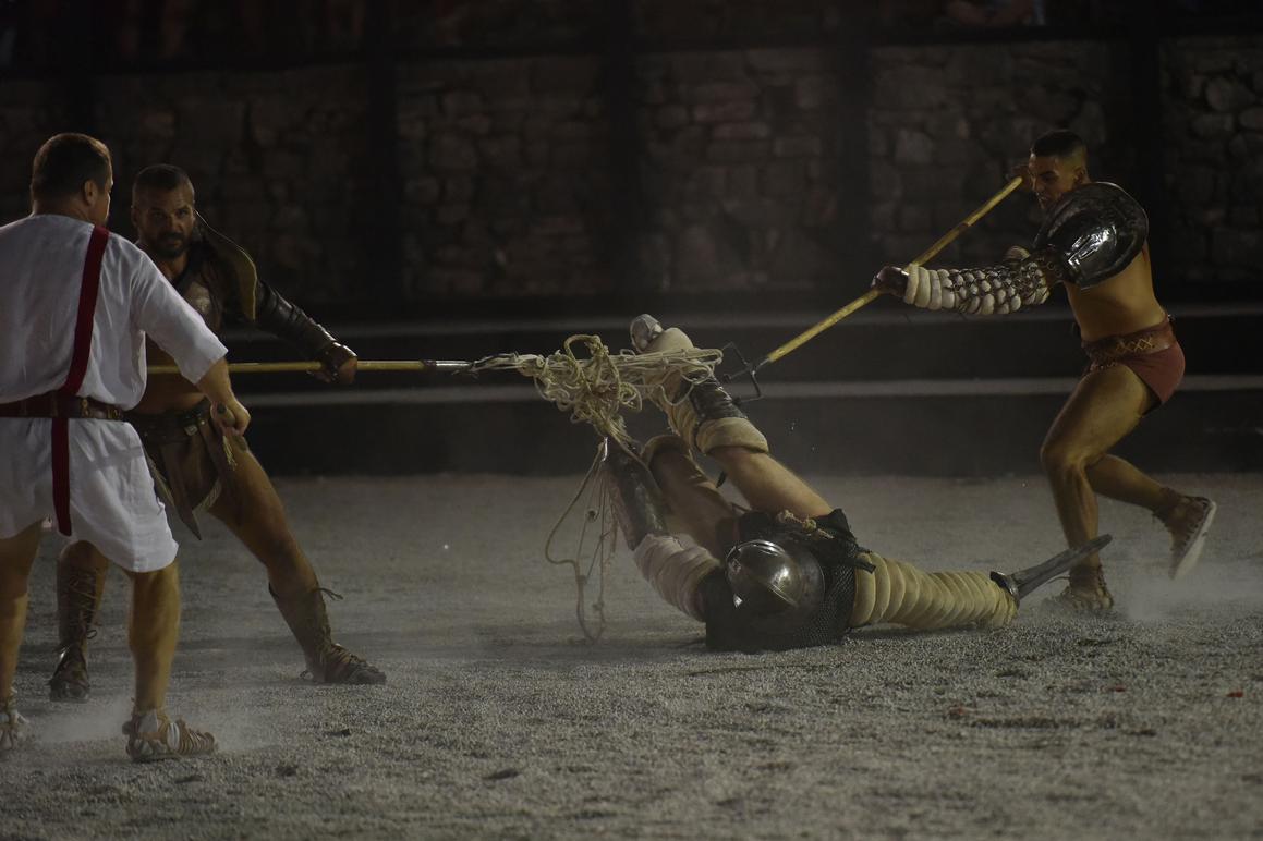 U Areni održana spektakularna borba gladijatora