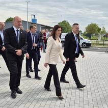 Zgrada se prostire na tisuću kvadrata, s 11 ureda koji će služiti mladim poduzetnicima i obrtnicima, prije svega po određenim kriterijima