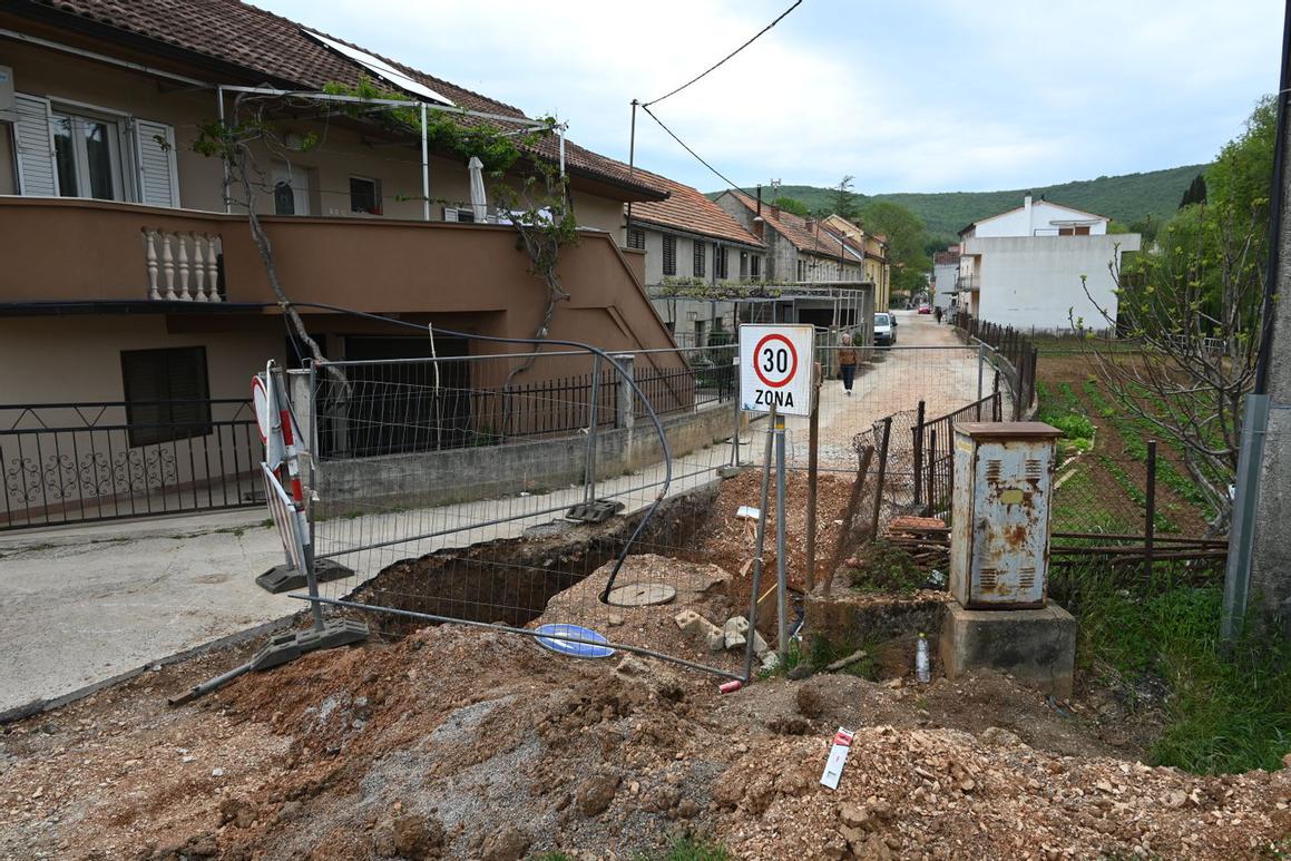 Započela rekonstrukcija ceste Grab –  Vratnice i odvodnja u Grabu