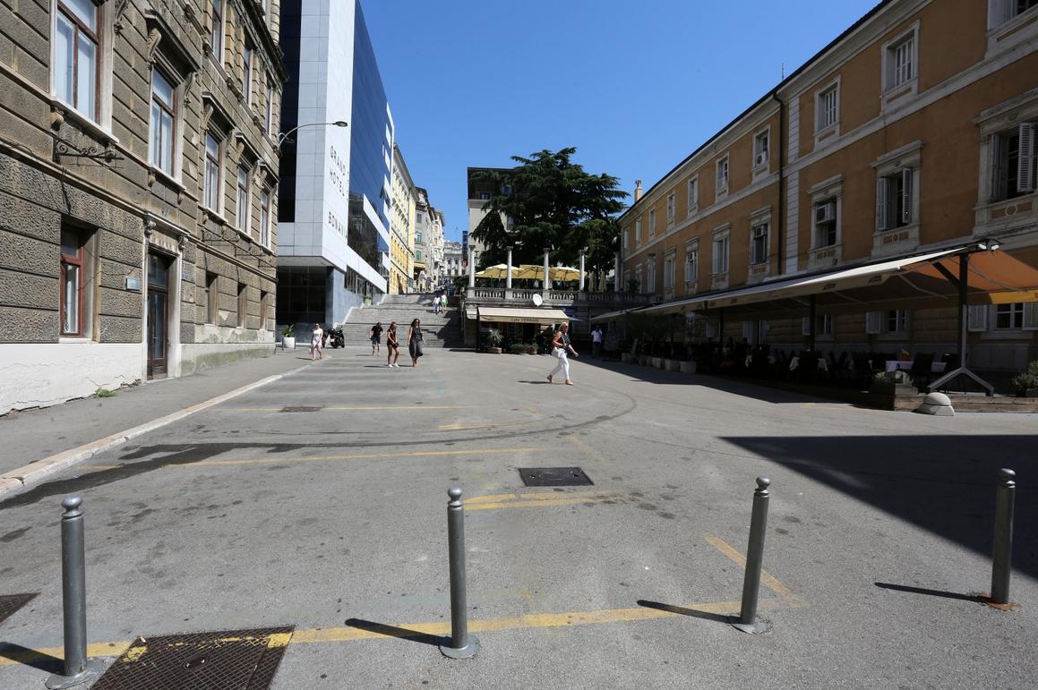 Na dva trga uvedena zabrana parkiranja, postali pješačka zona