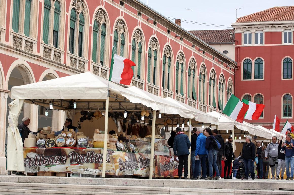 Talijanske delicije na središnjem splitskom trgu