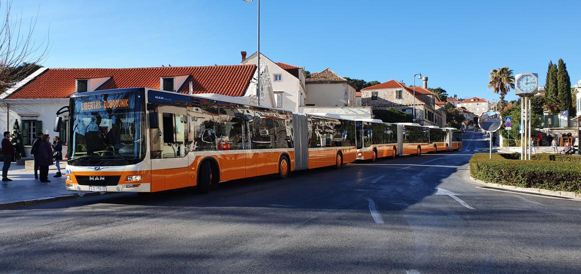 Dubrovnik dobio prva tri zglobna autobusa