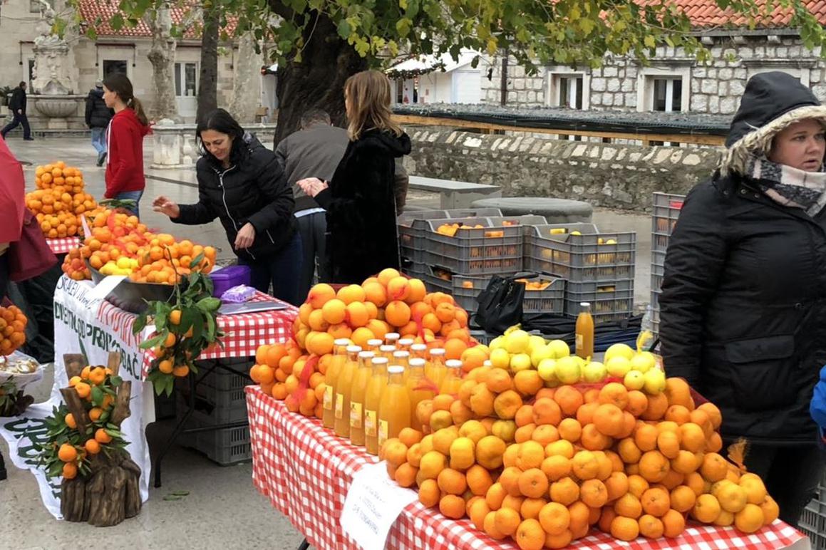 Opet prodaja mandarina na štandovima diljem zemlje