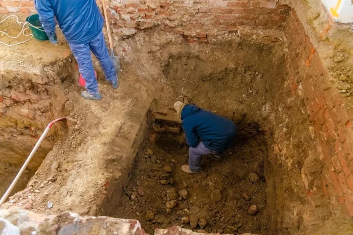 Pronađeni su zidovi srednjovjekovne biskupske utvrde, ali i donedavno nepoznate podrumske prostorije