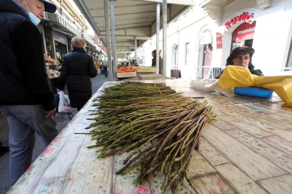 Prve ovogodišnje šparoge stigle su na Gradsku tržnicu Rijeka