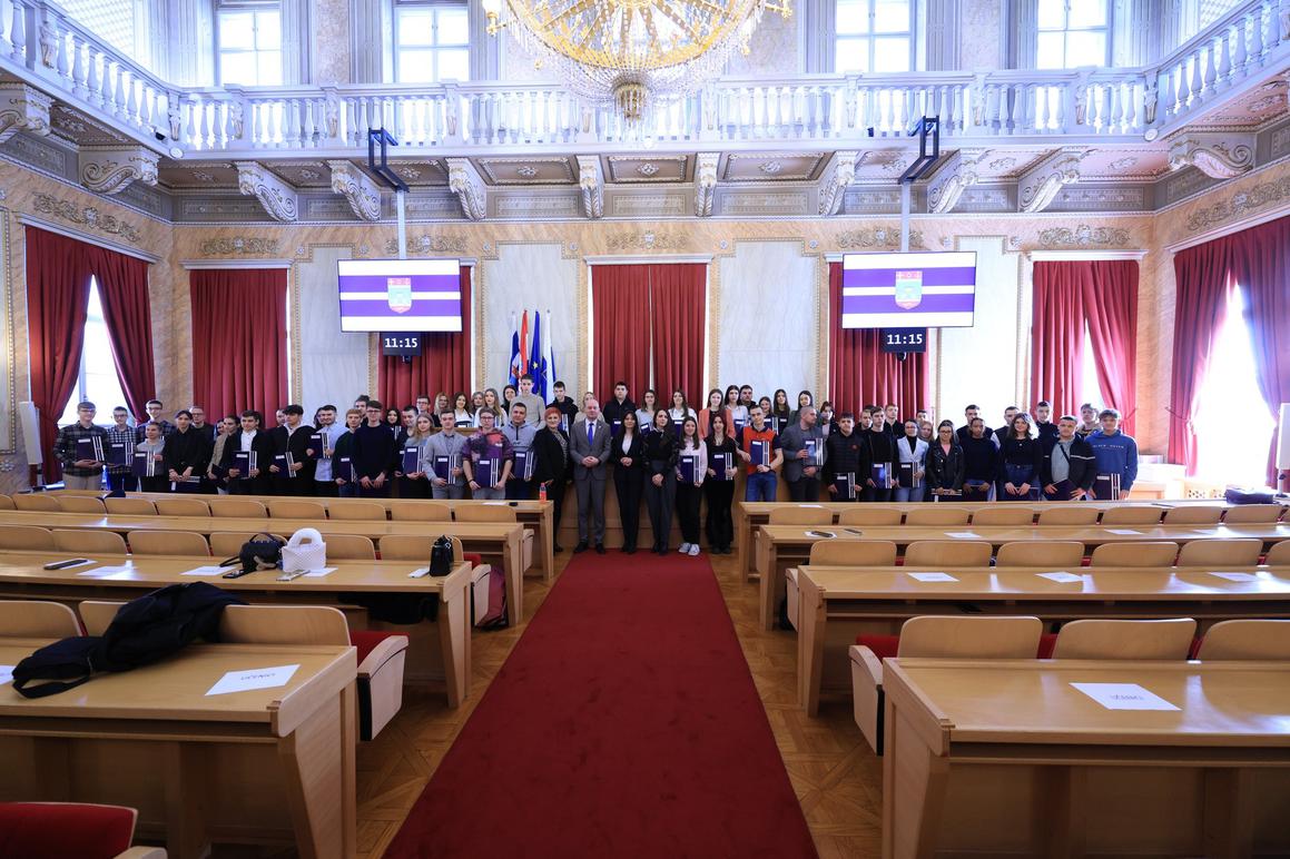 Županija dodijelila stipendije za 156 učenika i studenata