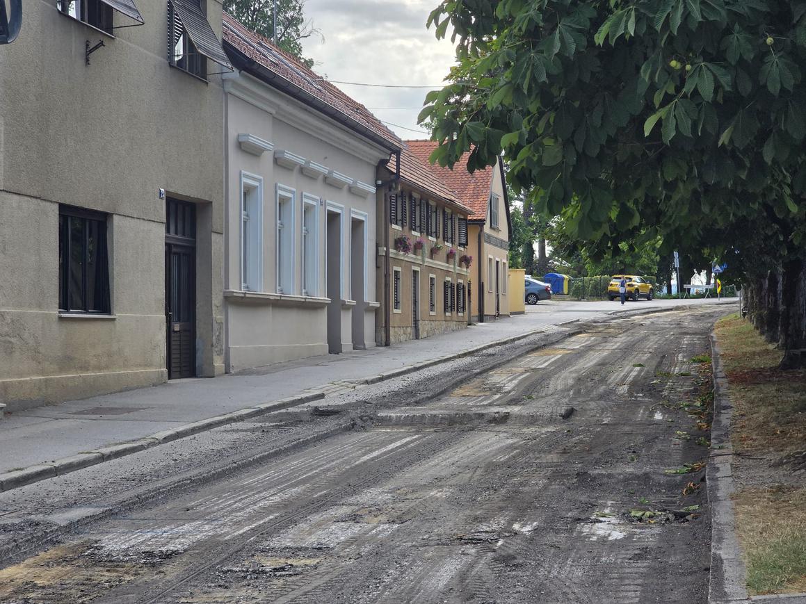 Uređuju se ulice na području bivše vojarne, niknut će i nove pješačke staze