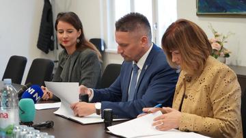 storyeditor/2026-10-12/sisak_b_slager_-ugovor_grad_sindikati_fotog_rad_sisak.jpg