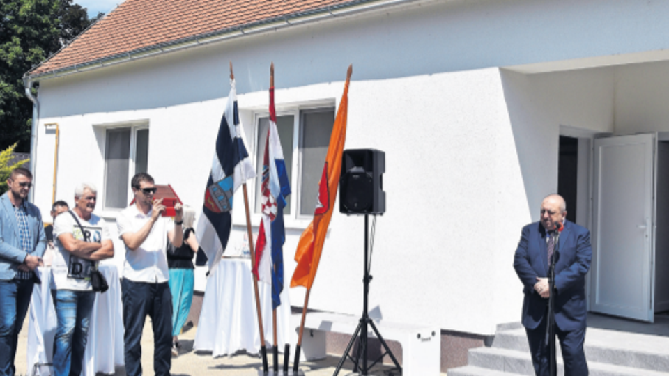 Prostorije je službeno otvorio gradonačelnik Dinko Burić, a blagoslov i molitvu predvodio je velečasni Zvonko Mrak, upravitelj župe Bocanjevci, čija se filijalna crkva Velike Gospe nalazi u Gorici Valpovačkoj
