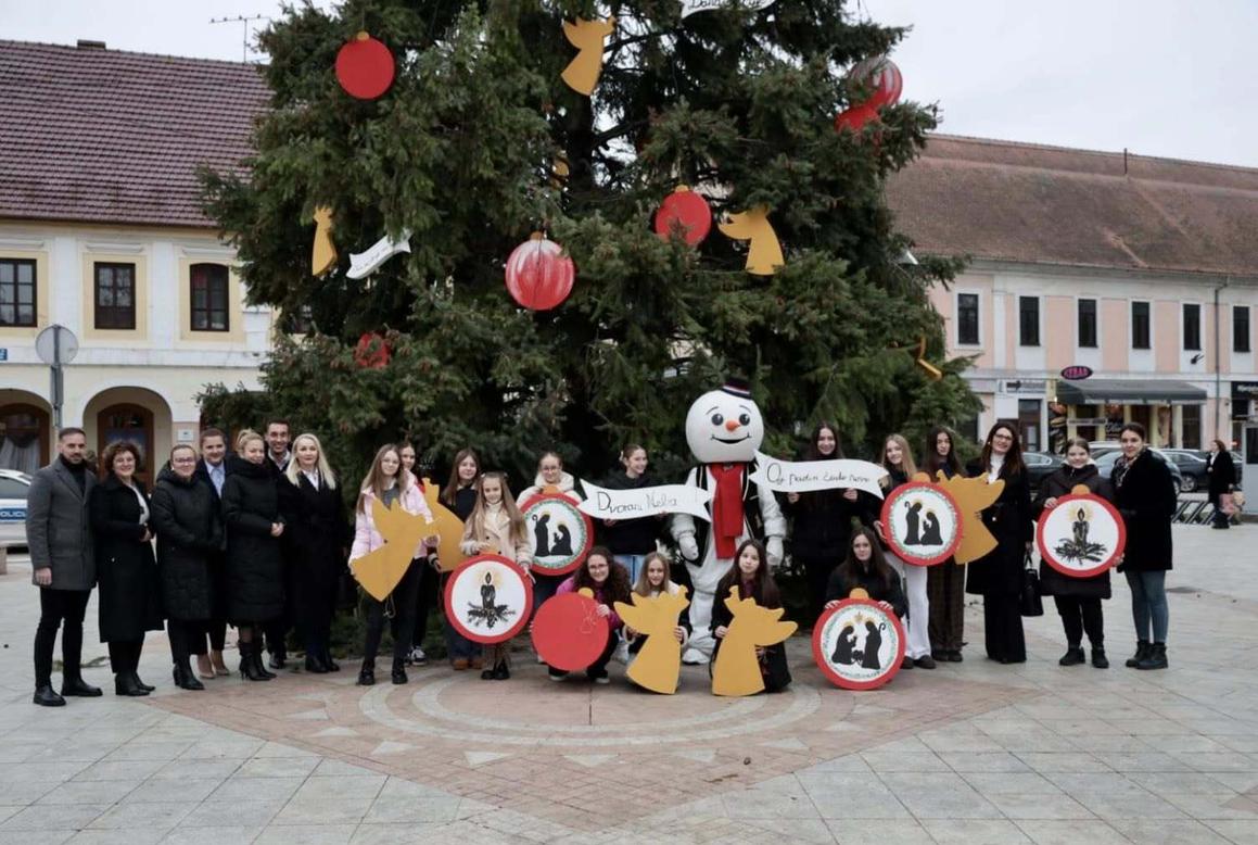 Ledena bajka – fijaker, šetnje uz fenjere, koncert s prozora...
