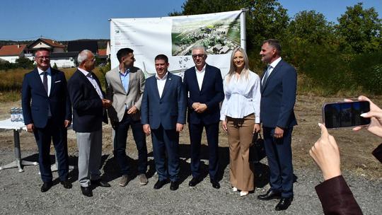 storyeditor/2026-09-13/PXL_080926_158199939.jpg