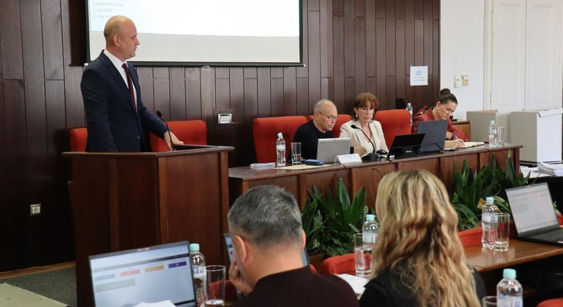 Izabrani dobitnici visokih priznanja Grada i članovi Savjeta mladih
