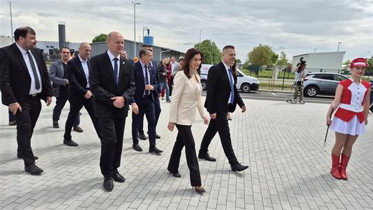 Zgrada se prostire na tisuću kvadrata, s 11 ureda koji će služiti mladim poduzetnicima i obrtnicima, prije svega po određenim kriterijima