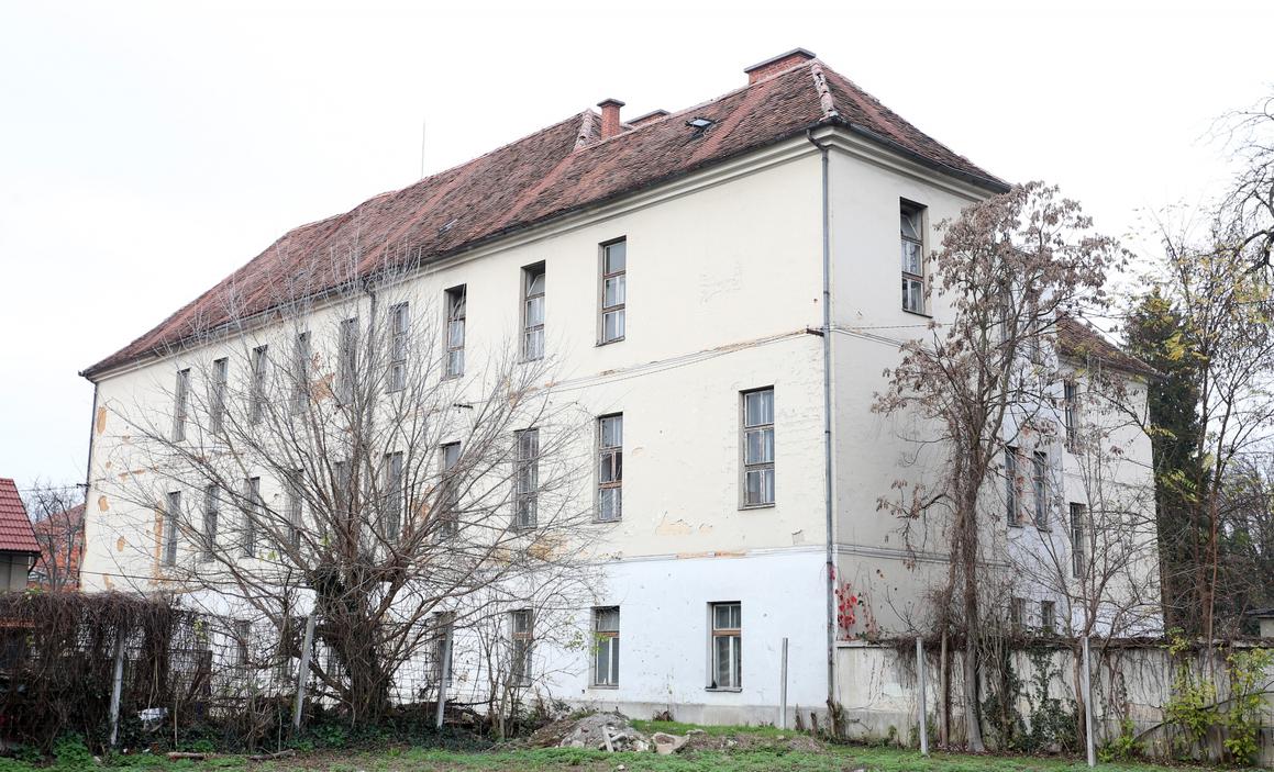 Stara vojna bolnica postaje studentski dom