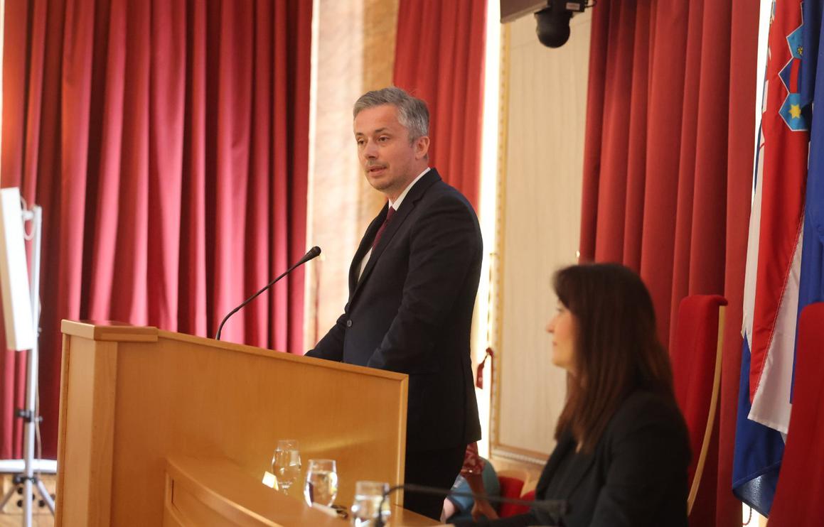 Sustavi za obranu od tuče djeluju na 55 lokacija na području županije