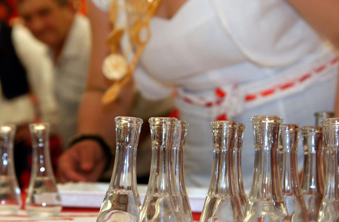 Vinkovci dobivaju festival šunke, vina, rakije i kulena