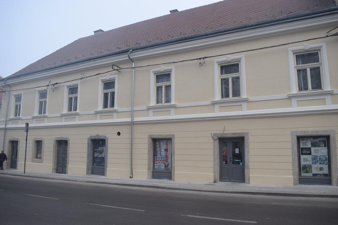 Nakon nekoliko godina obnovljena povijesna zgrada Uglovnica