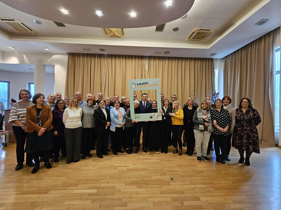 Život posvetili djeci, a njihov radu školama ostavio je neizbrisiv trag