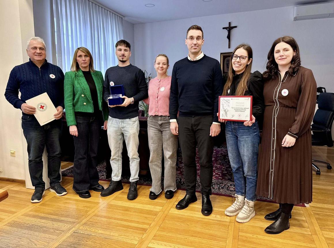 Mlada vinkovačka ekipavolonterski je tim godineHrvatskog Crvenog križa