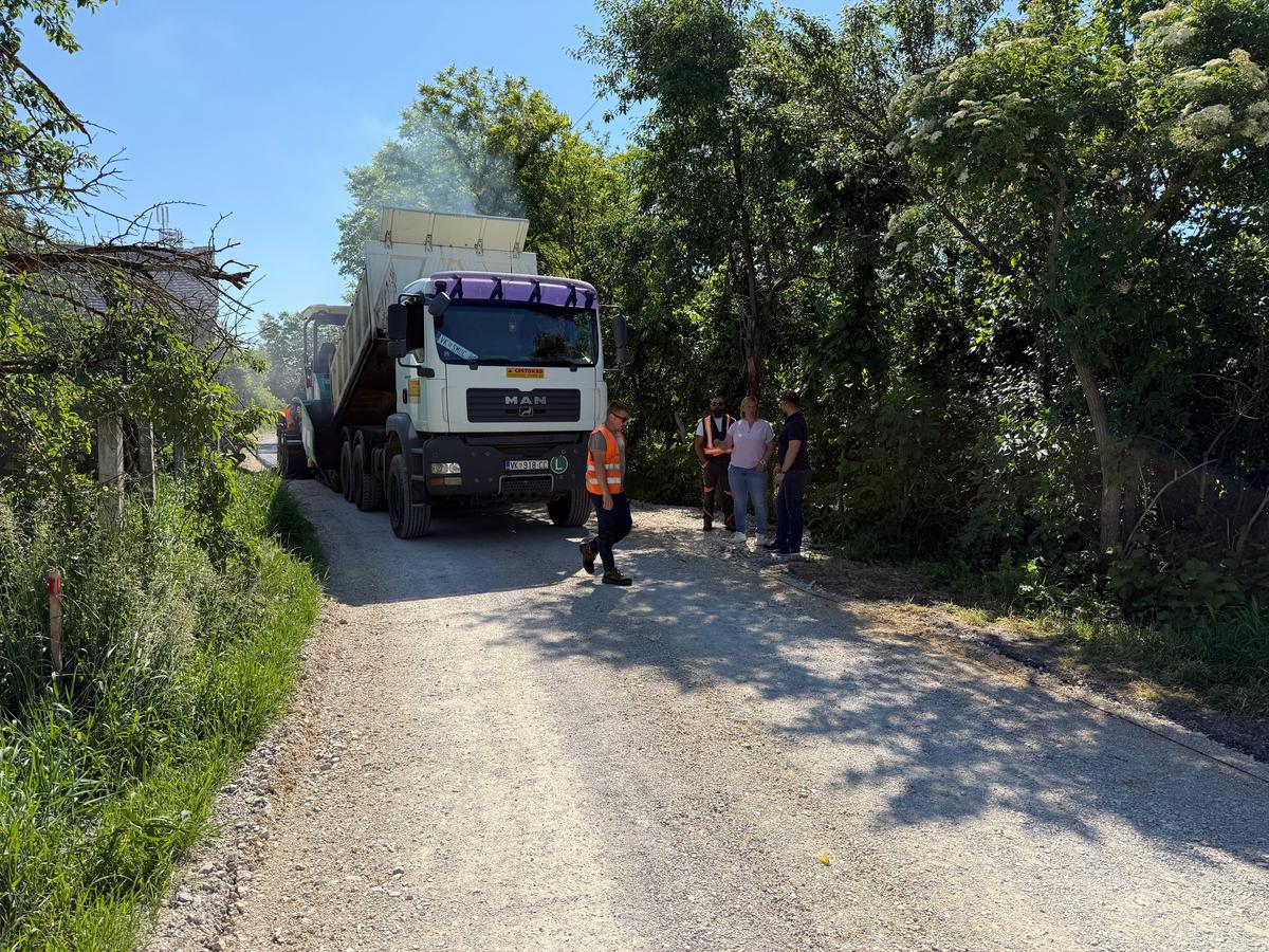 storyeditor/2025-07-10/IMG_0520.JPG Uz naše planirane aktivnosti s vremena na vrijeme suočeni smo i s nekim izvanrednim situacijama. Primjer su i ove zadnje vremenske nepogode koje smo imali, kaže Dujmić