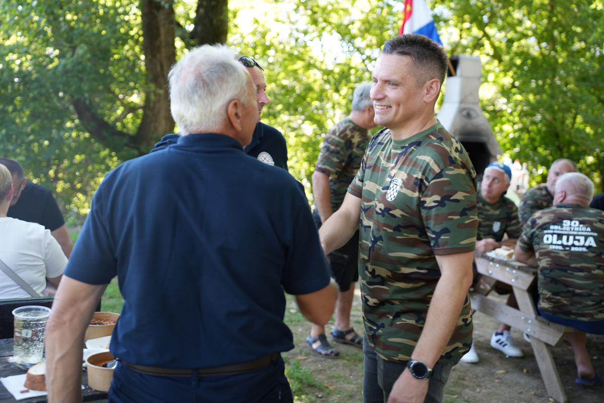 Proslava Dana pobjede i 30. obljetnice VRO "Oluja" na Kupalištu Zibel, gdje su se uz gradonačelnika i predstavnike braniteljskih udruga programu obilježavanja pridružili i brojni građani