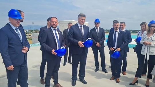 Premijer Andrej Plenković i gradonačelnik Krešimir Ačkar obišli su radove na poduzetničkom inkubatoru u Podložnici