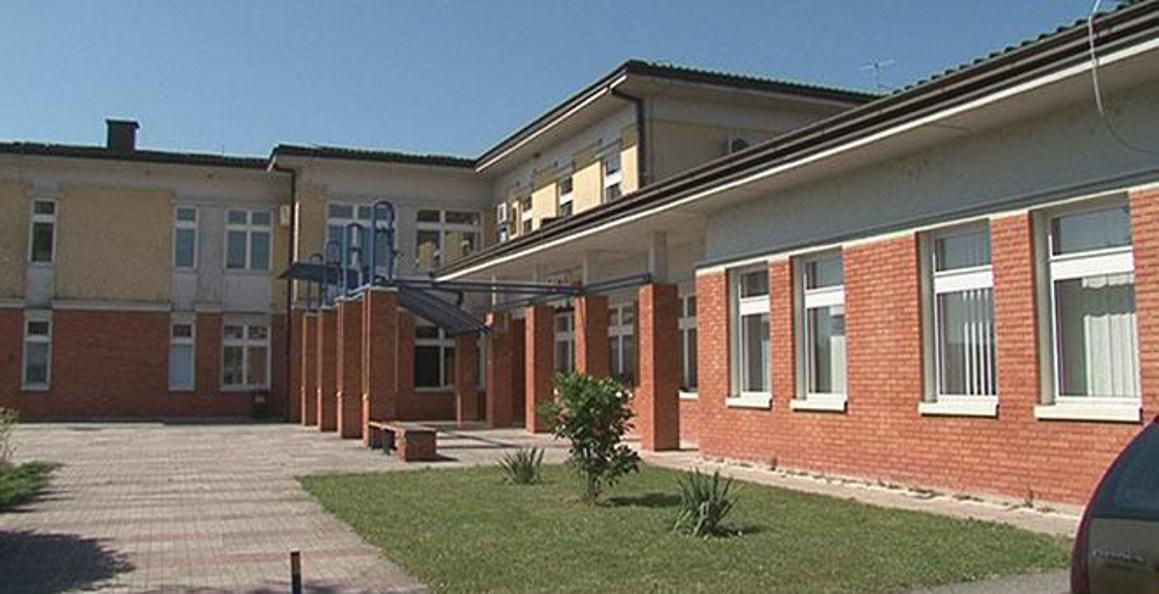 Novčane pomoći učenicima i studentima, pokrenuta škola tenisa