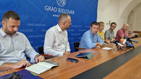 Ovih je dana potpisan Ugovor o modernizaciji javne rasvjete u gradu Bjelovaru, a posao je dobila tvrtka Pametna energija