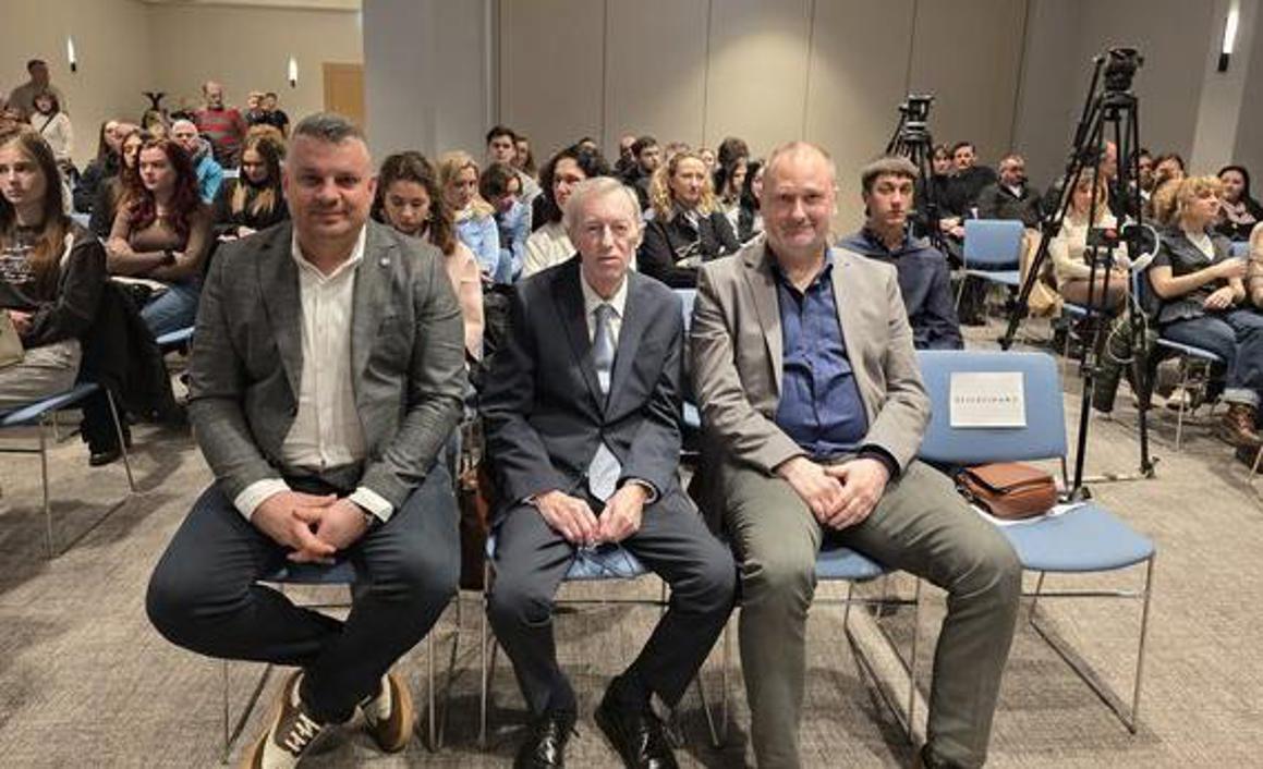 Za stipendije osigurano 430.000 €,uz 75 novih na listi su 204 korisnika