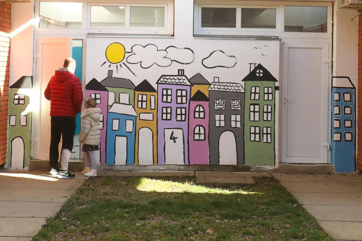 Nove boje dječjeg vrtića: Provedena akcija uklanjanja grafita, zgradu sada krasi šarenilo