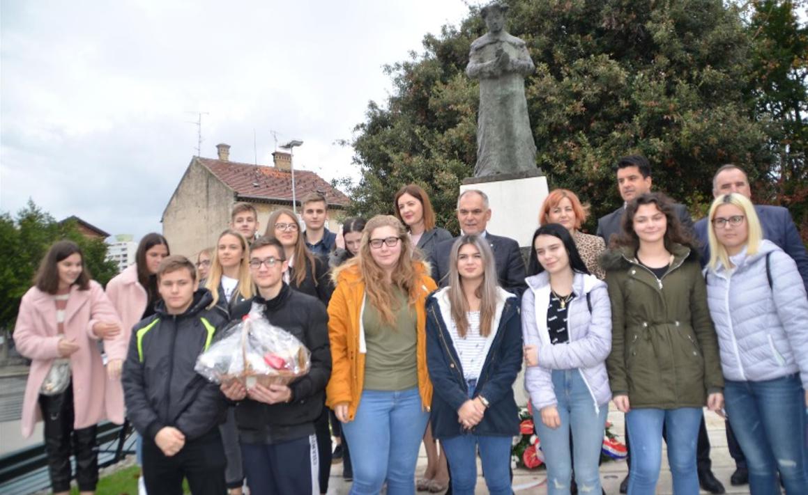 Župan Boban pozvao učenike iz Vukovara da dođu ljetovati u Splitsko-dalmatinsku županiju