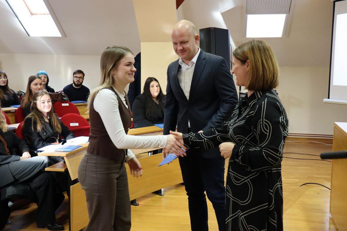 Novih 128 studentskih ugovora, među njima i deficitarna zanimanja