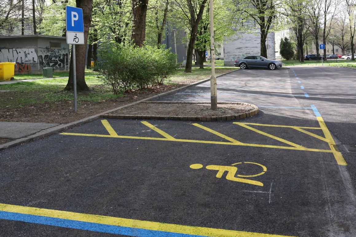 Obnovljen kolnik i uređena parkirališna mjesta na Vijencu Ivana Meštrovića