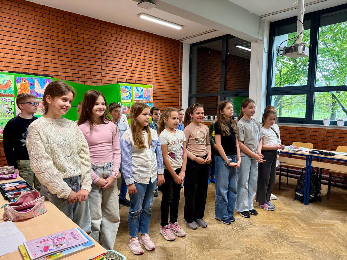 Izazov "Isključi se, misli zeleno": mališani sadili, slikali, igrali stare igre