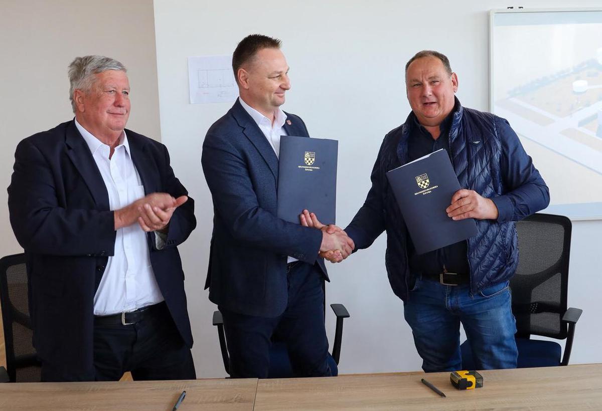 Posao je povjeren tvrtki iz Grubišnoga Polja, čiji je vlasnik Mario Lagundžić rekao kako imaju visoke standarde kvalitete