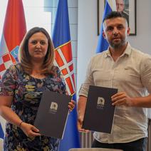 storyeditor/2025-07-24/novska_b_slager_Potpis-nogostup_naslovna.jpg