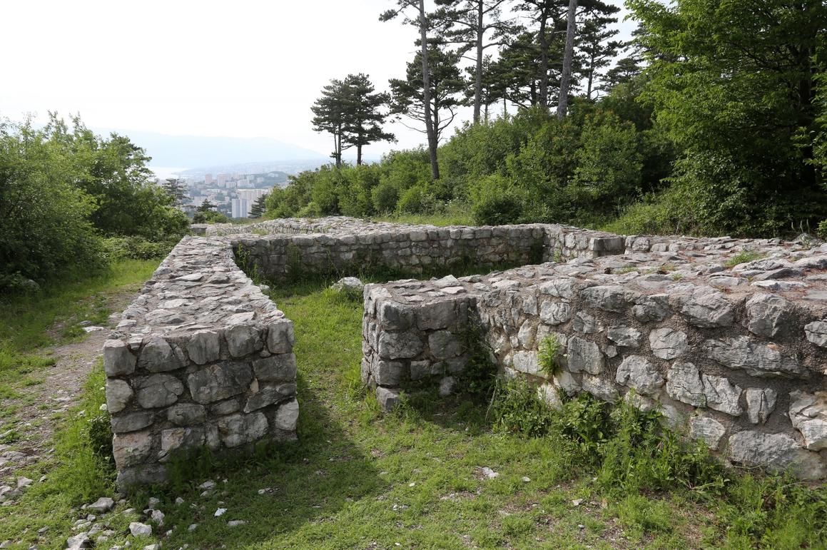 Ostaci pretpovijesne rimske utvrde Solin