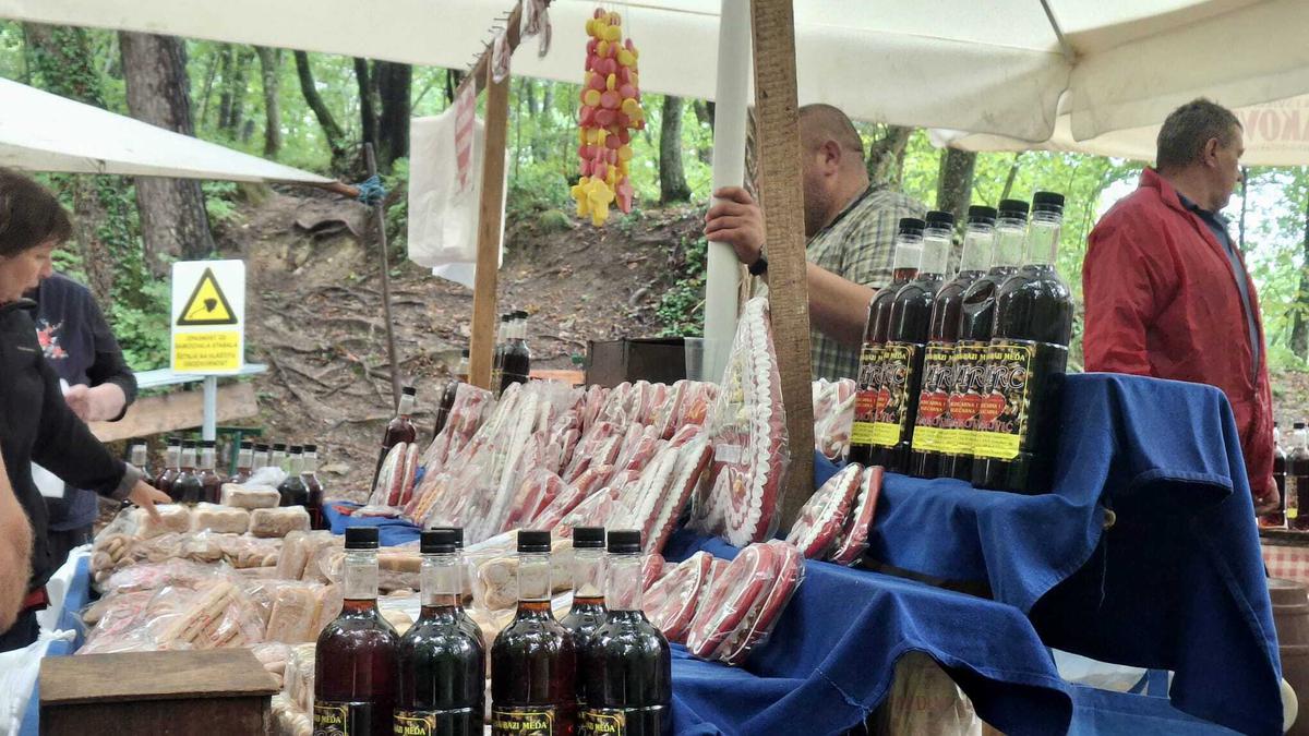 storyeditor/2025-07-28/Proslava_-_Aninovo.jpg NA MISNOM SLAVLJU i Aninovskom balu, vjernici su se okupili u čast zaštitnici samoborskog kraja