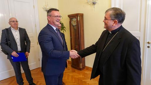 storyeditor/2025-05-23/Marusic_s_biskupom.jpg
