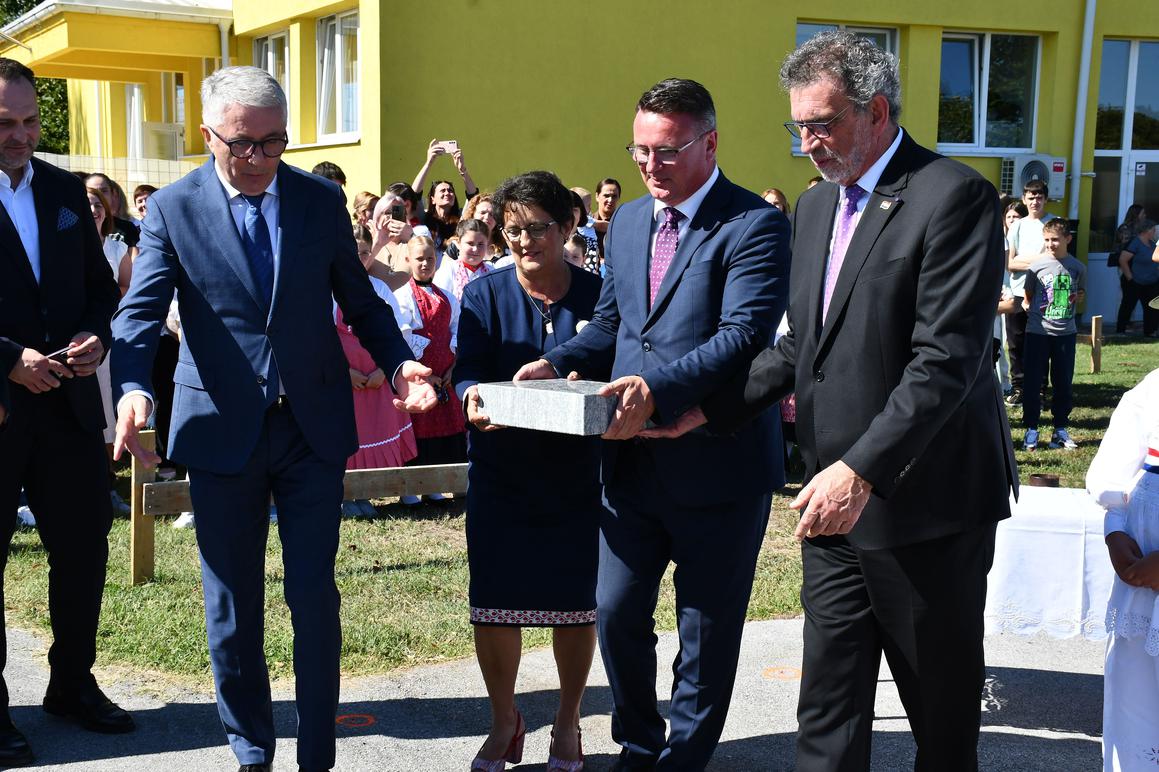Sikirevci će dobiti modernu školsku dvoranu za sport i kulturne programe