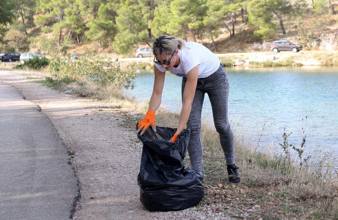 Ugovori s 14 udruga za ekološke projekte