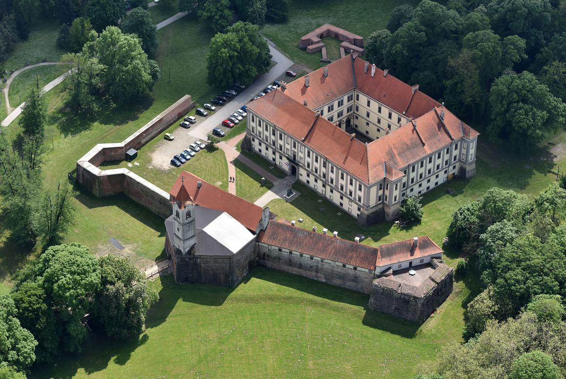 Vrijedna povijesna ostavština u dvije države pretvara se u "žive dvorce"