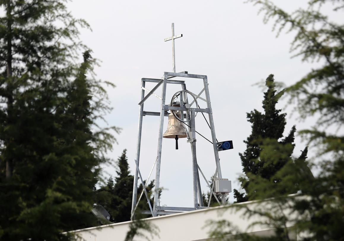 Nakon 40 godina postojanja gradskog groblja Kvanj postavljeno je zvono